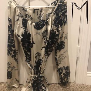 Women’s casual office attire.